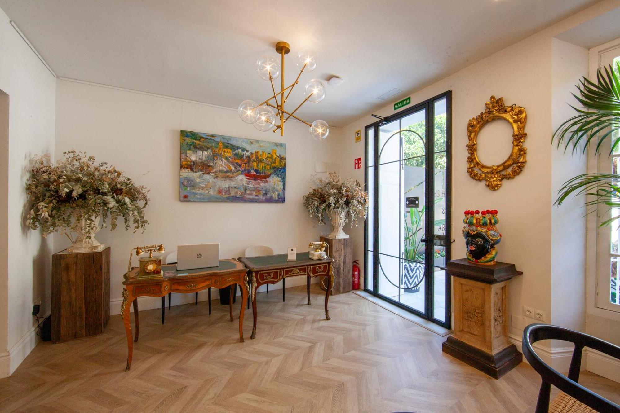 Pries Homes - Little Lotus Malaga Bagian luar foto