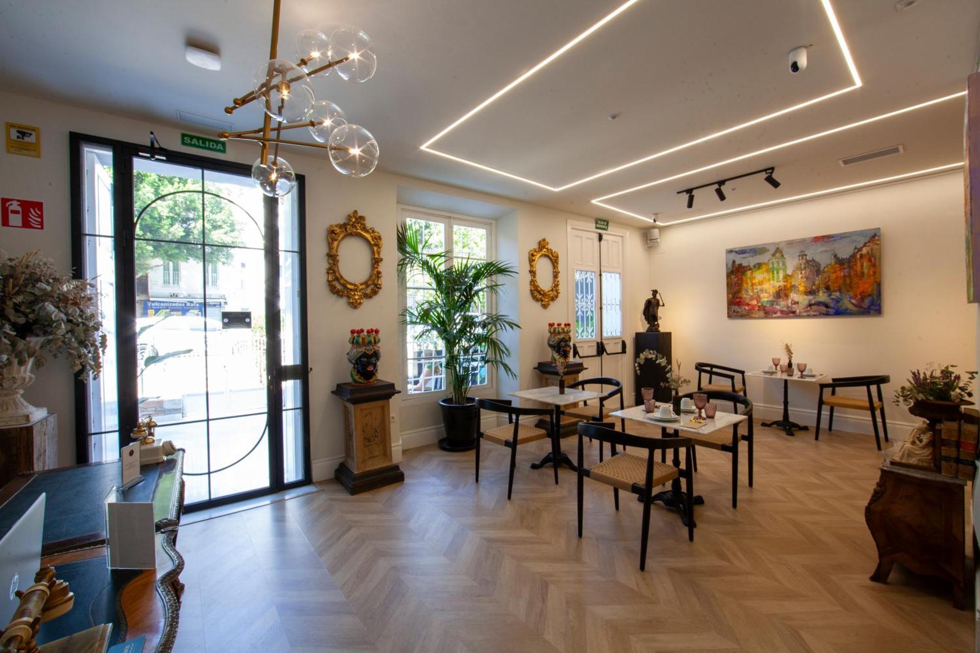 Pries Homes - Little Lotus Malaga Bagian luar foto