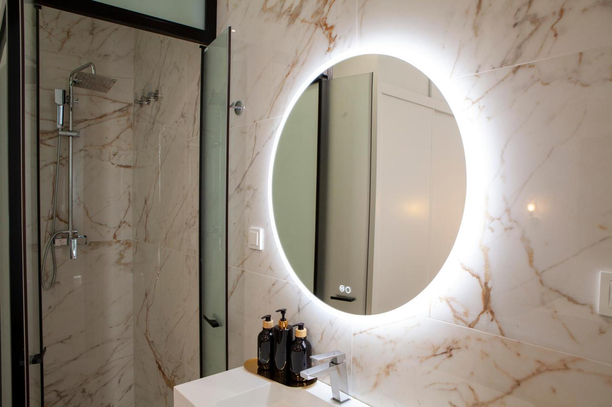 Pries Homes - Little Lotus Malaga Bagian luar foto
